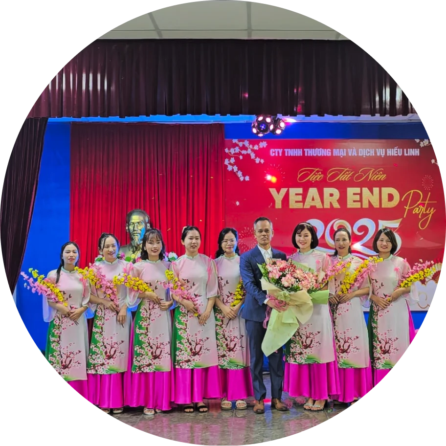 Tập thể Bao bì Hiếu Linh tại tiệc tất niên 2025